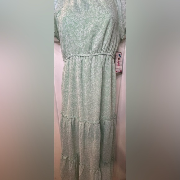 Trixxi Girl Green Square neck Ruched Tiered Sundress - Picture 12 of 14